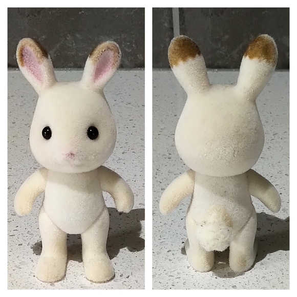 Epoch Sylvanian Families Calico Critters Chocolate Rabbits and Sandy Cat - Picture 7 of 8